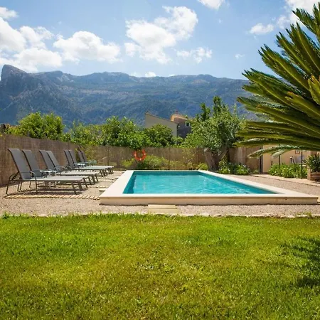 Villa Rae *